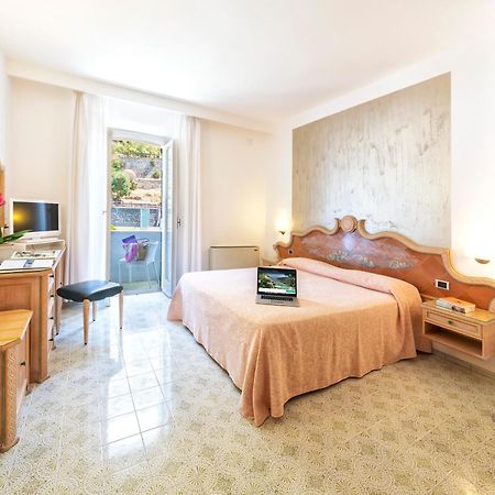 Hotel Parco Smeraldo Terme Barano dʼIschia Camera foto