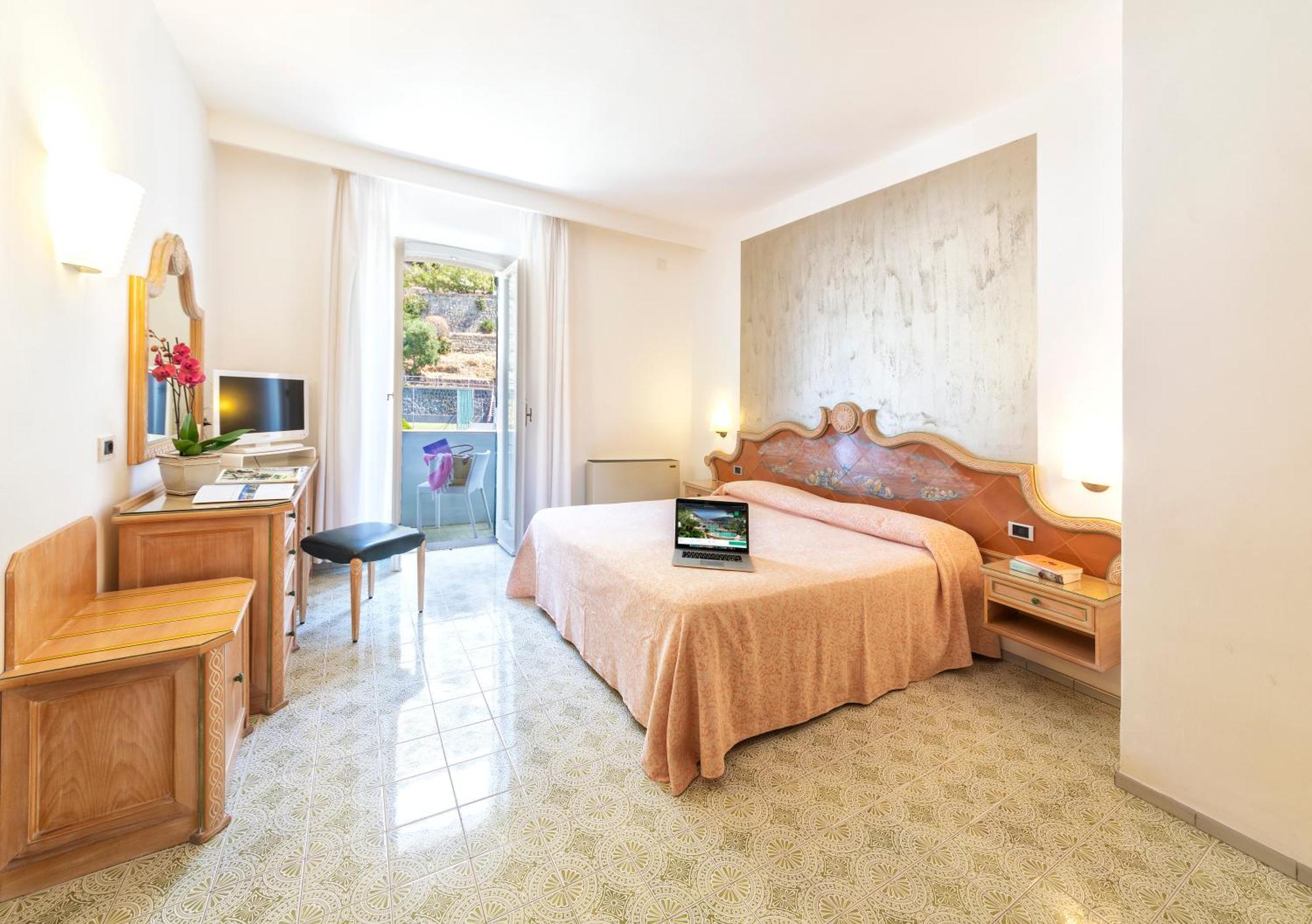 Hotel Parco Smeraldo Terme Barano dʼIschia Camera foto